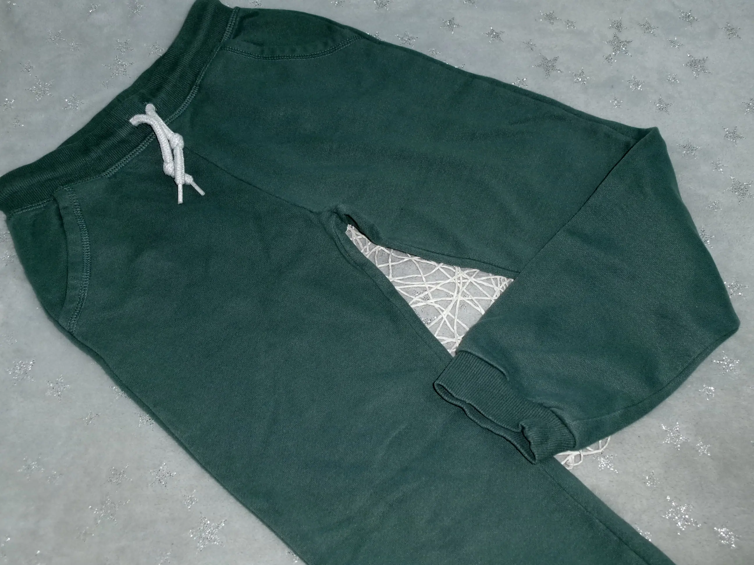 12127/23 - 9/10a pantaloni tuta verde  PRIMARK