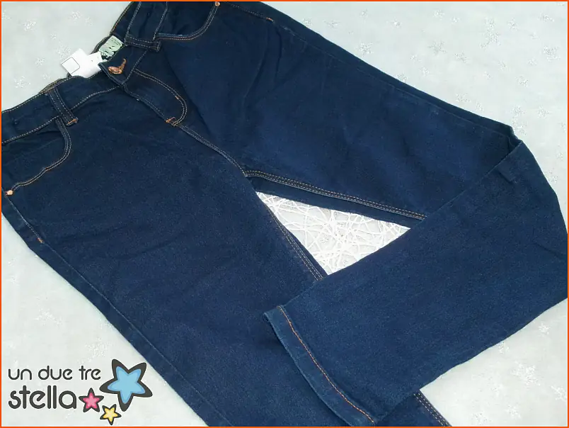 12588/23 - 10/11a jeans scuri