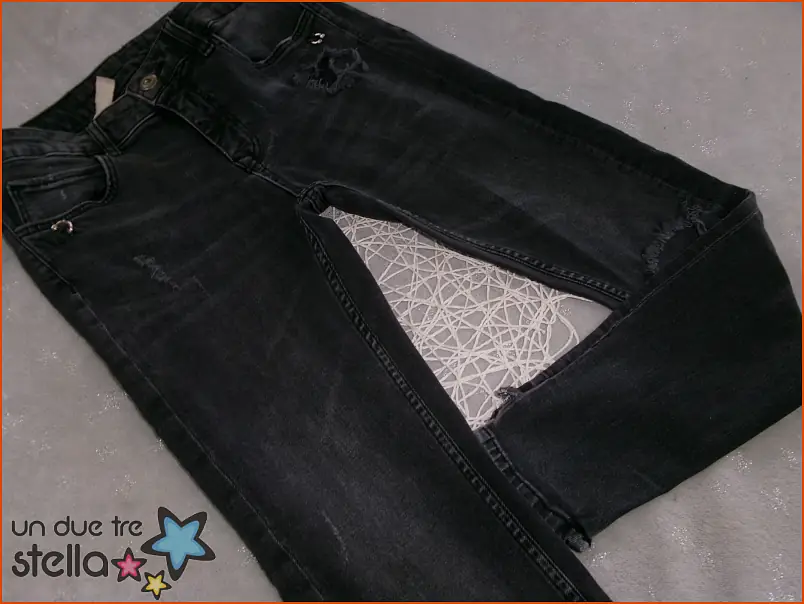 2967/24 - Tg.38 jeans neri strappi ZARA
