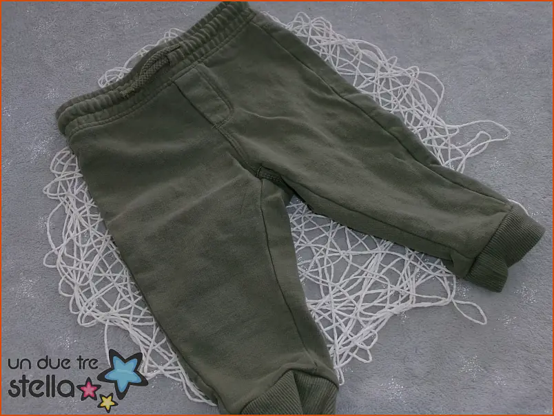 3188/24 - 9/12m pantaloni tuta verde OVS