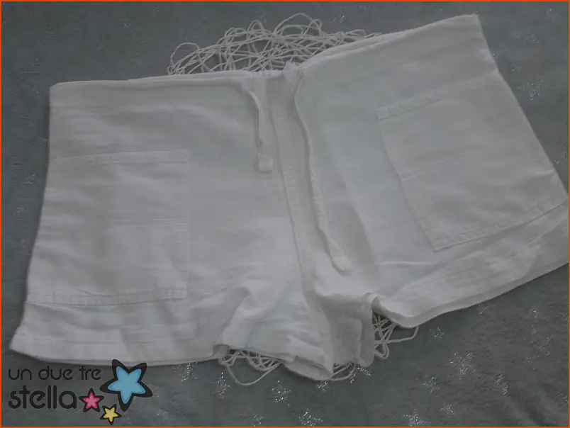 3679/24 - Tg.44 pantaloncini bianchi lino