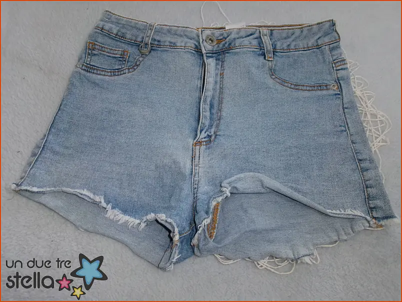 4547/24 - Tg.40 jeans corti elasticizzati