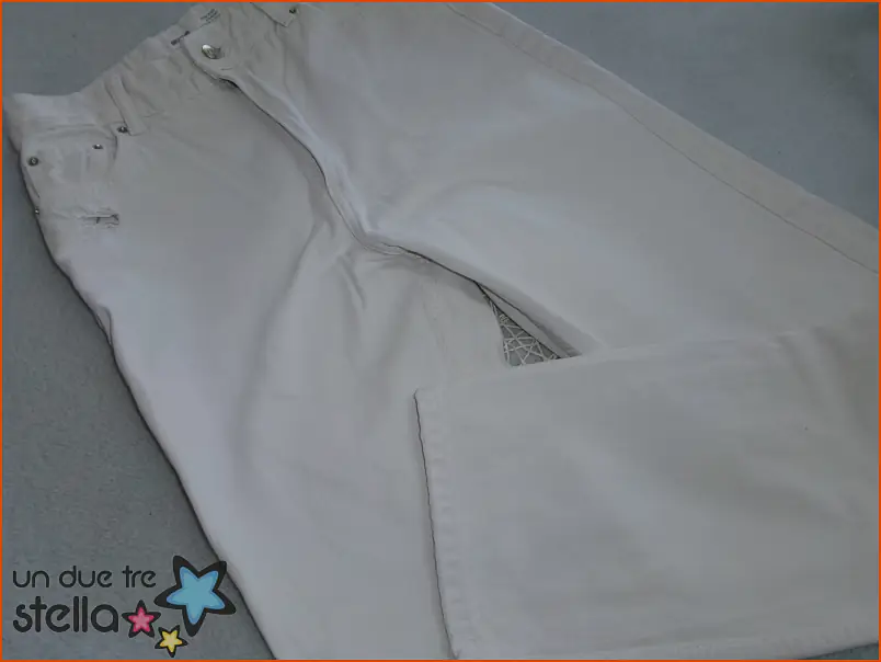 4561/24 - Tg.38 jeans bianchi BERSHKA 
