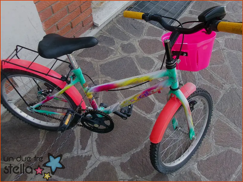 5546/26 - 20 bicicletta colori fluo