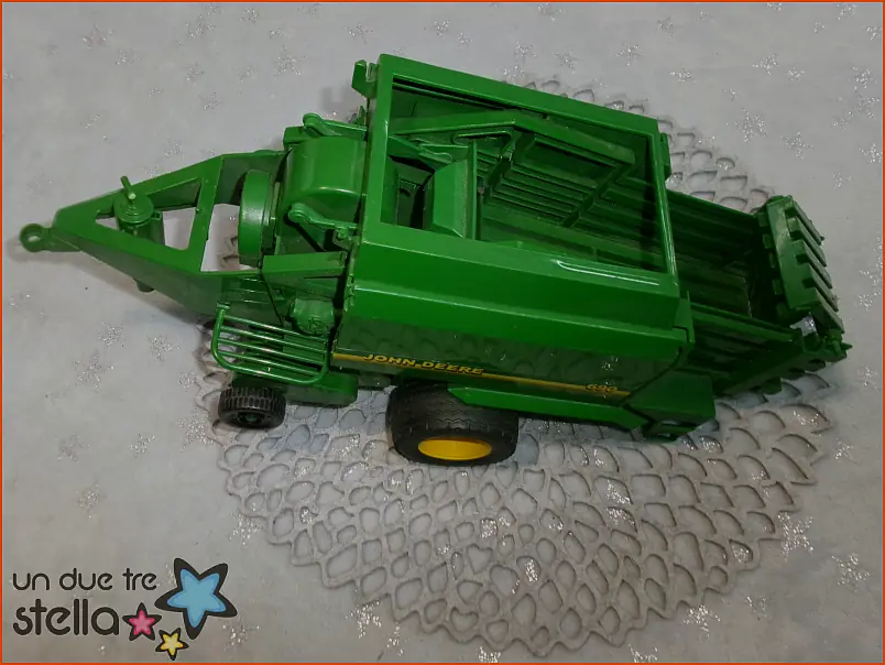 5584/26 - Rimorchio trattore verde JOHN DEERE 690