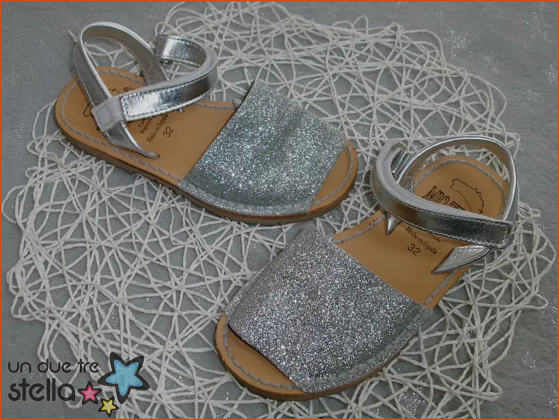 3594/24 - 32 sandali argento MENORQUINA