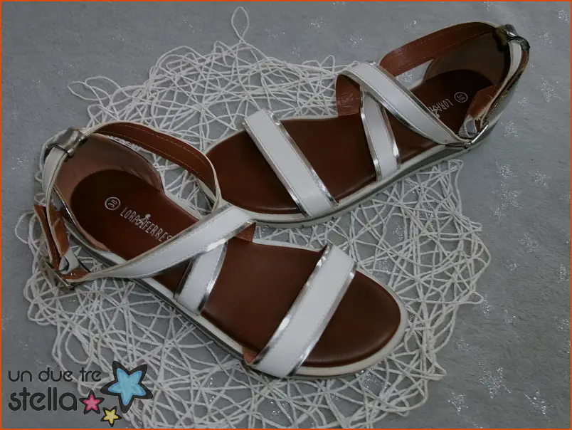 3601/24 - 28 sandali bianchi LORA FERRES