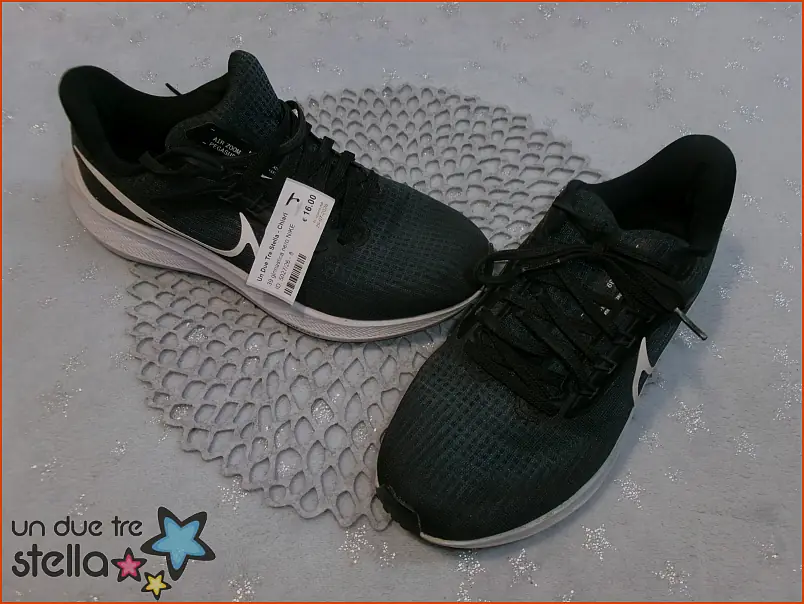 5027/26 - 39 ginnastica nero NIKE