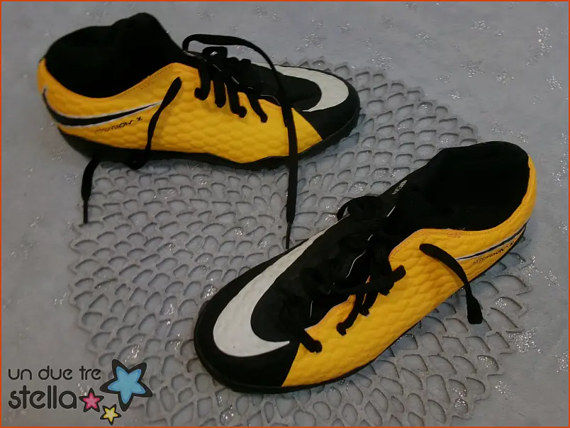 5500/26 - 37.5 scarpe calcetto nero arancio fluo NIKE